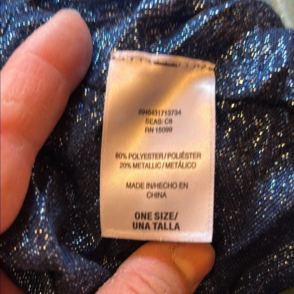 NWOT Elegant Blues and White infinity Scarf